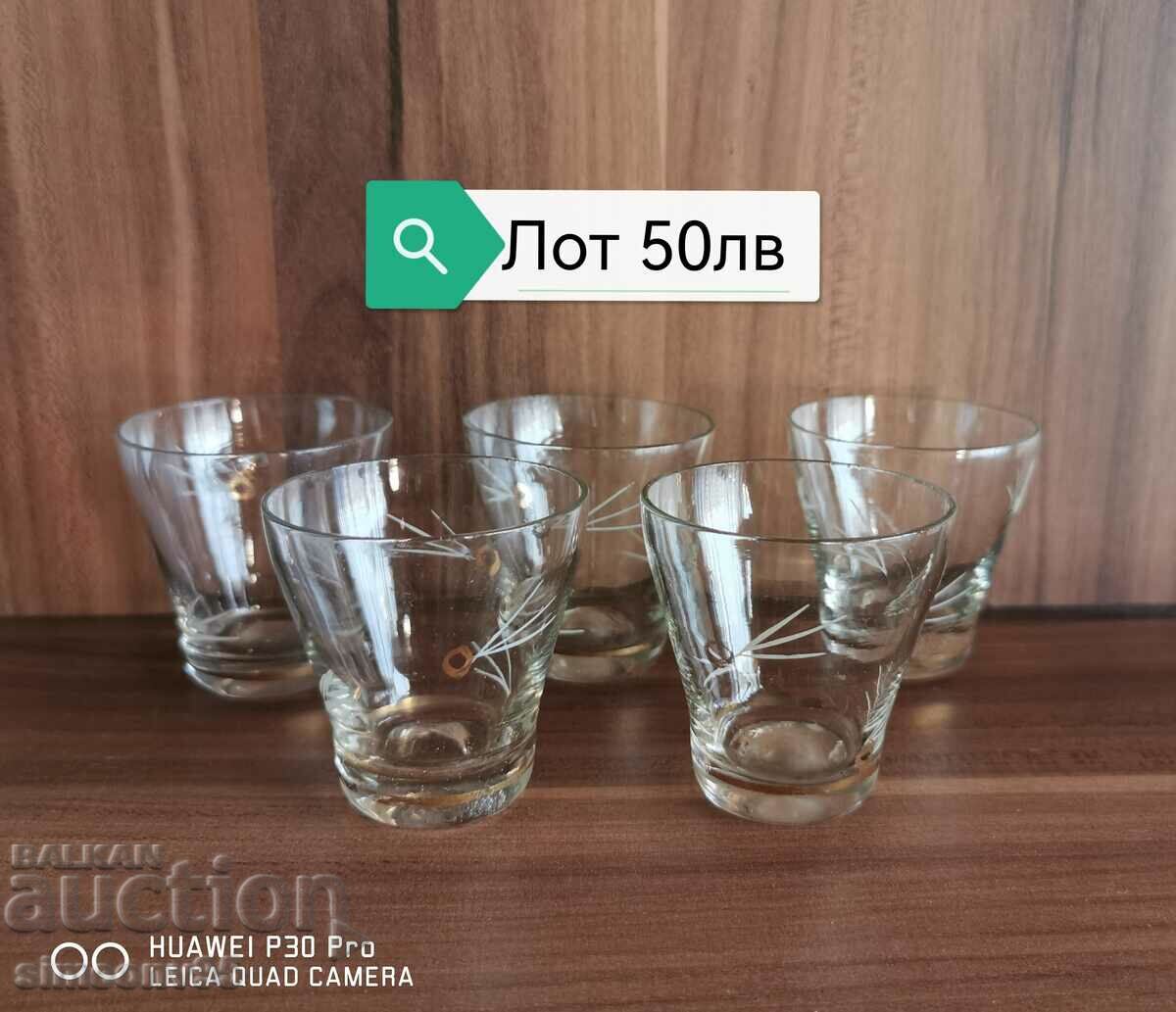 Стъклени чаши комплект