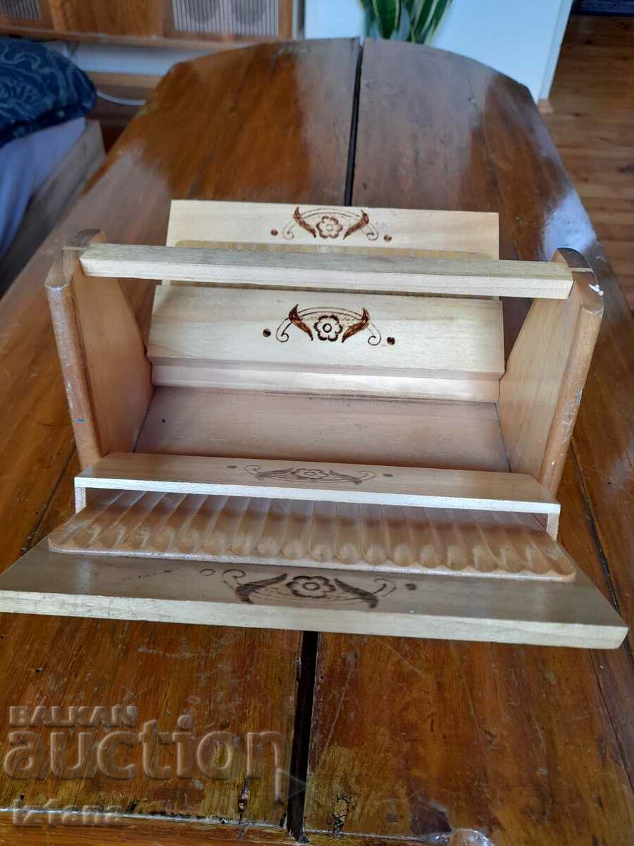 An old cigarette box, a snuff box - 6