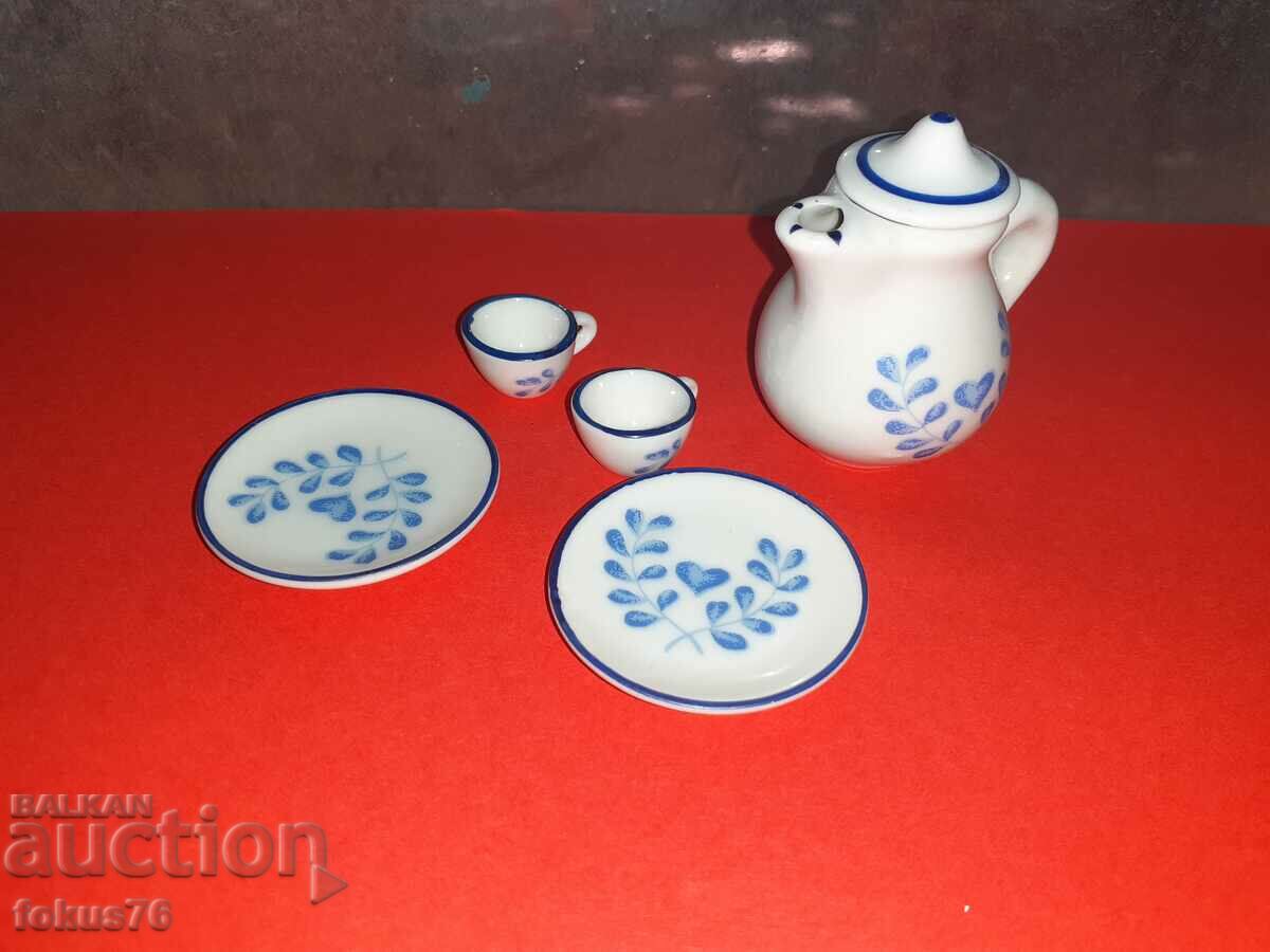 Auction Porcelain miniature set - porcelain miniature Auction Porcelain miniature set - porcelain miniature