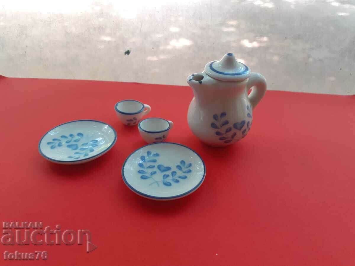 Delivery of Porcelain miniature set - porcelain miniature Delivery of Porcelain miniature set - porcelain miniature