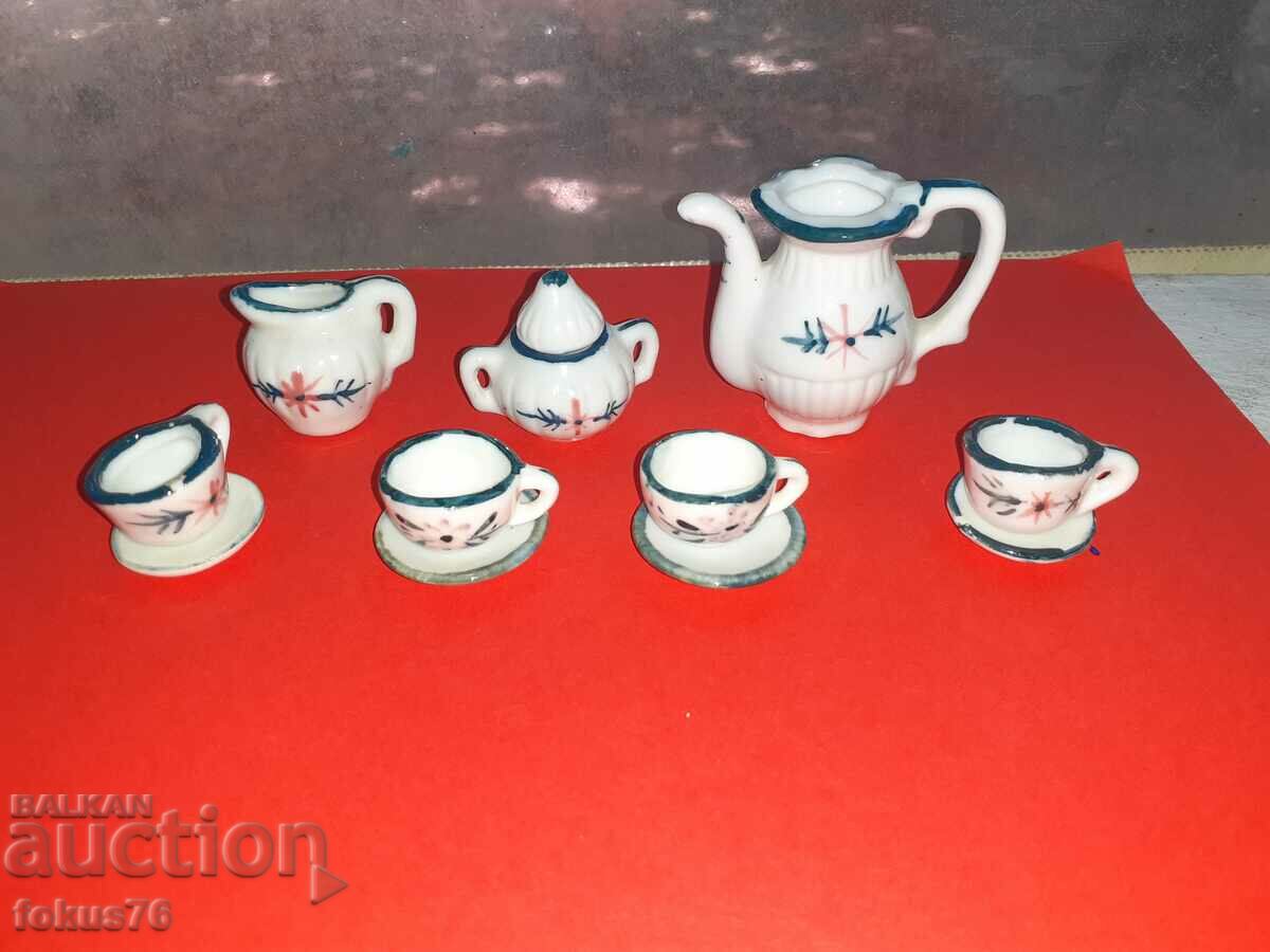 Gorgeous porcelain service miniatures - porcelain miniature