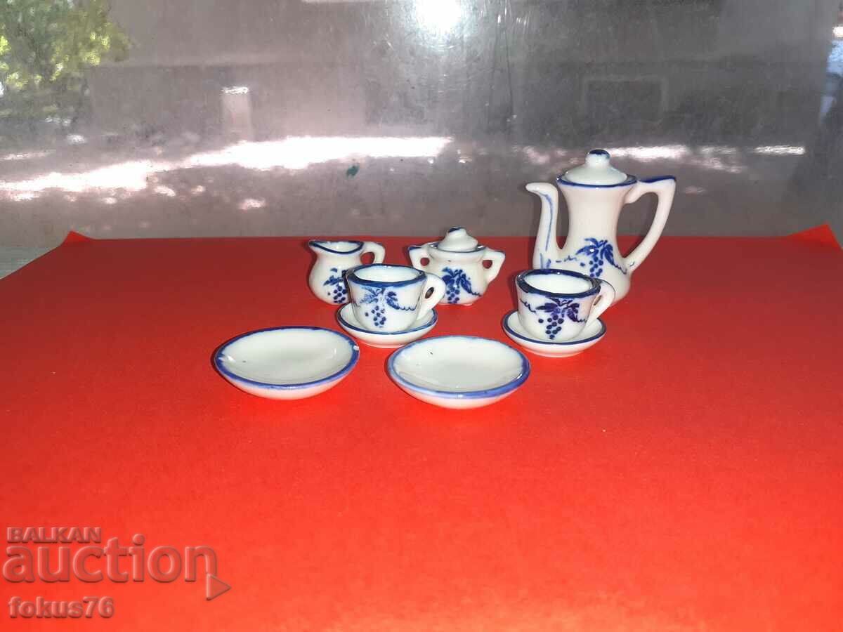 Παράδοση Όμορφες μινιατούρες σέρβις πορσελάνης - μινιατούρα πορσελάνης Παράδοση Όμορφες μινιατούρες σέρβις πορσελάνης - μινιατούρα πορσελάνης