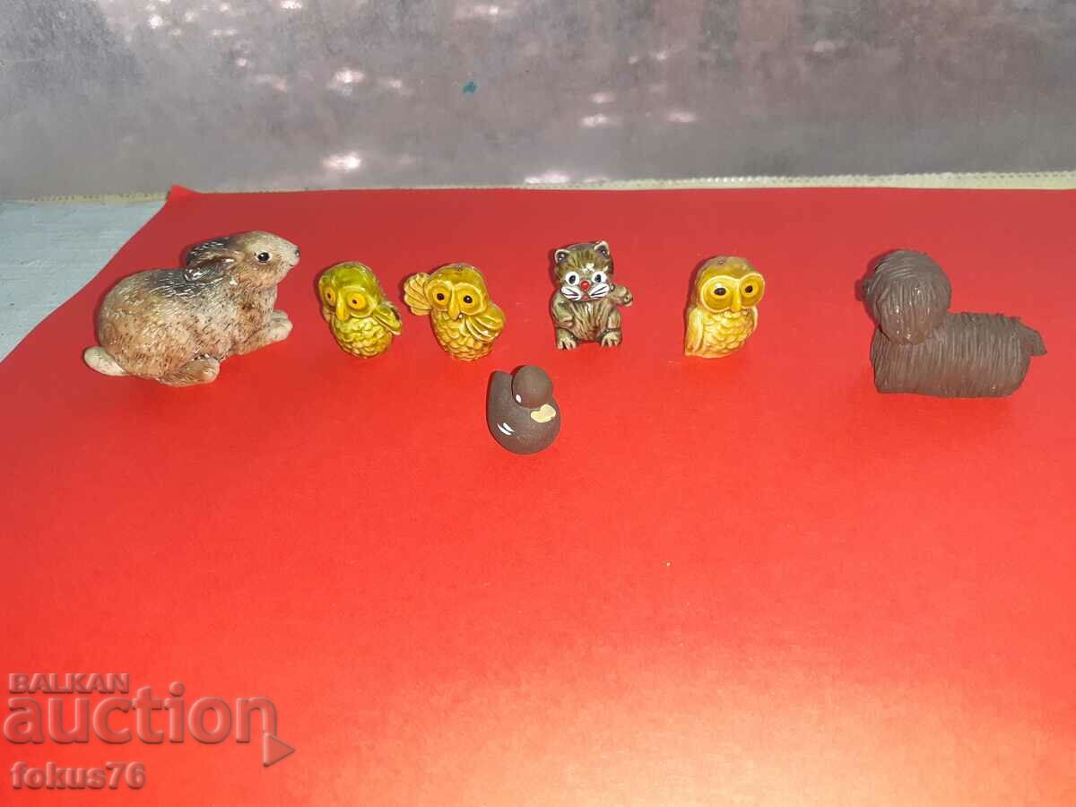 Delivery of Lot figures miniatures porcelain and ceramics