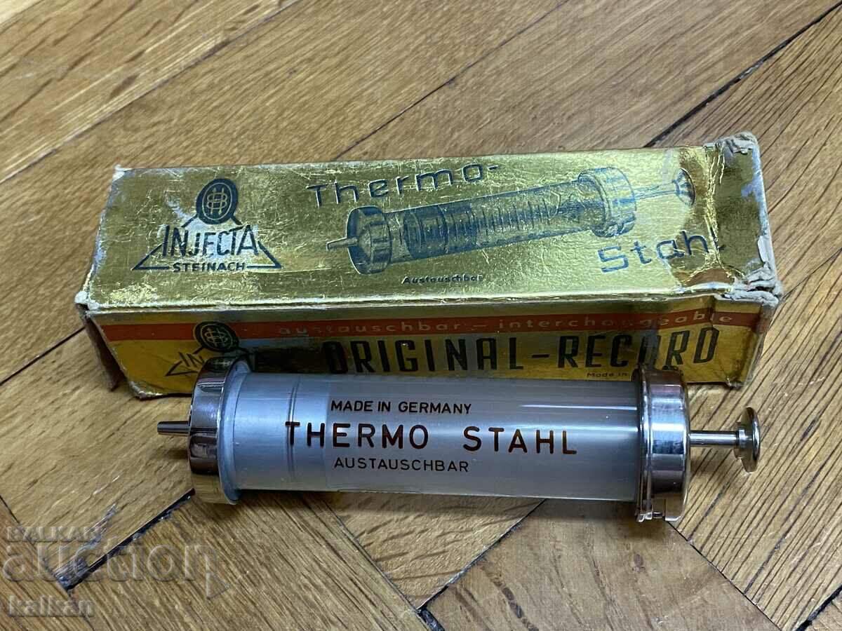 Seringa din sticla germana noua cu cutie cu preț 15.00 BGN | € 7.67