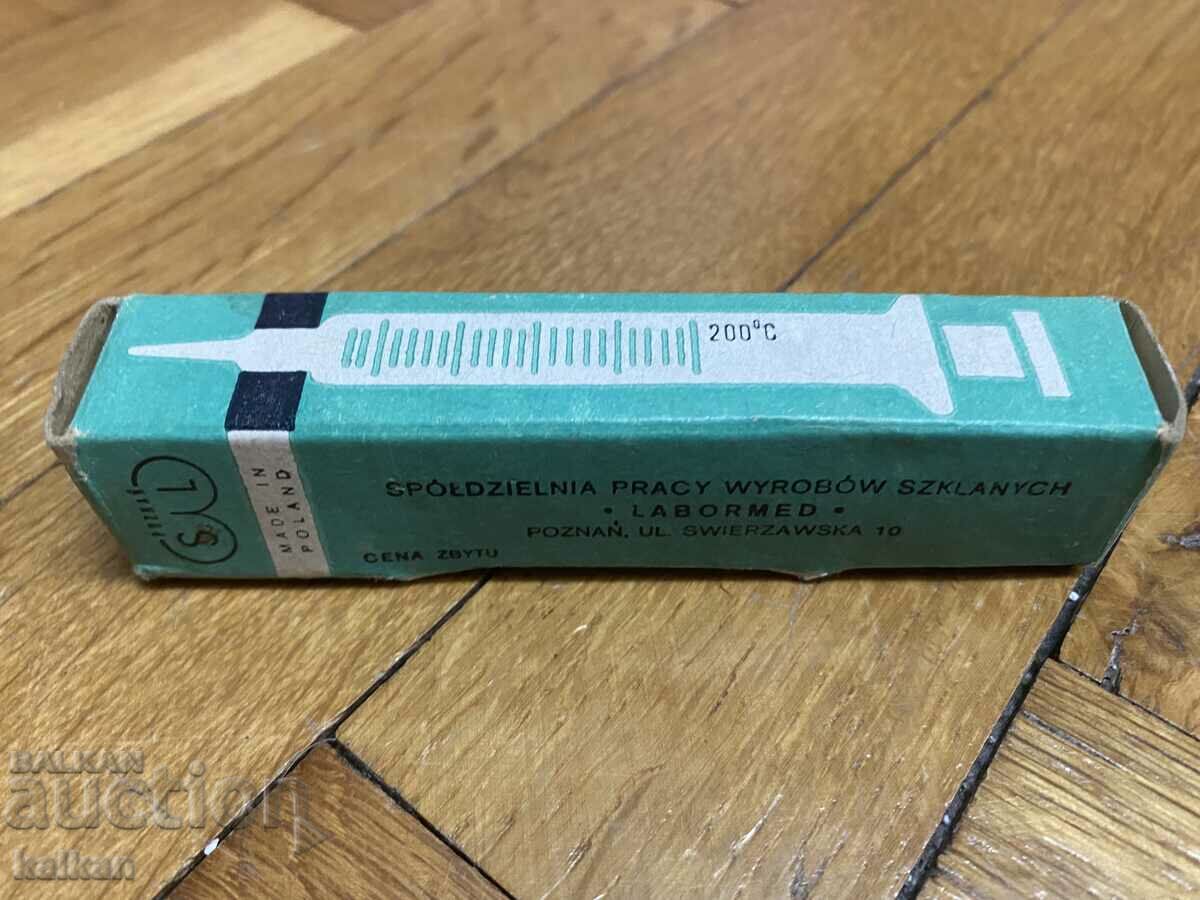 Czech glass syringe new in box with price 15.00 BGN | € 7.67