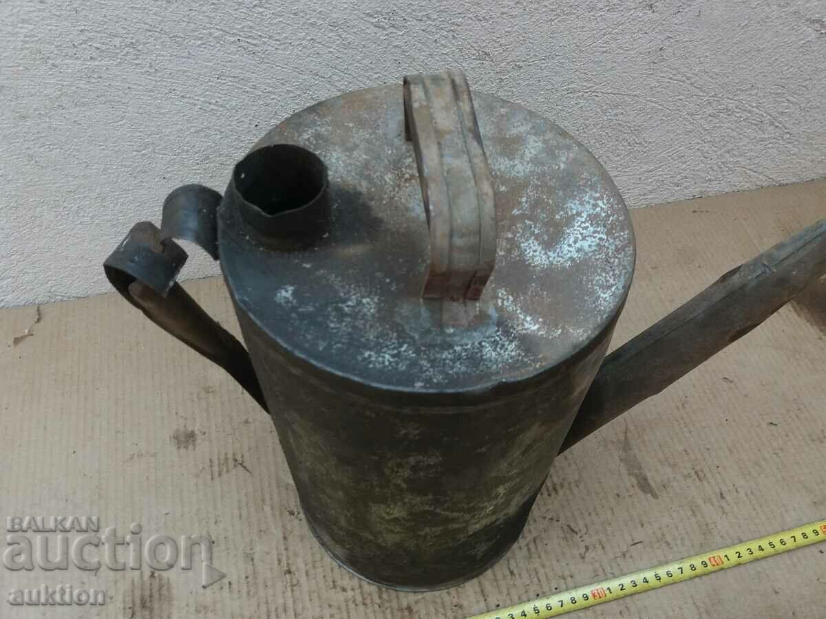 Auction MASSIVE METAL CAN FOR FUEL, OIL, OIL, ETC. Auction MASSIVE METAL CAN FOR FUEL, OIL, OIL, ETC.