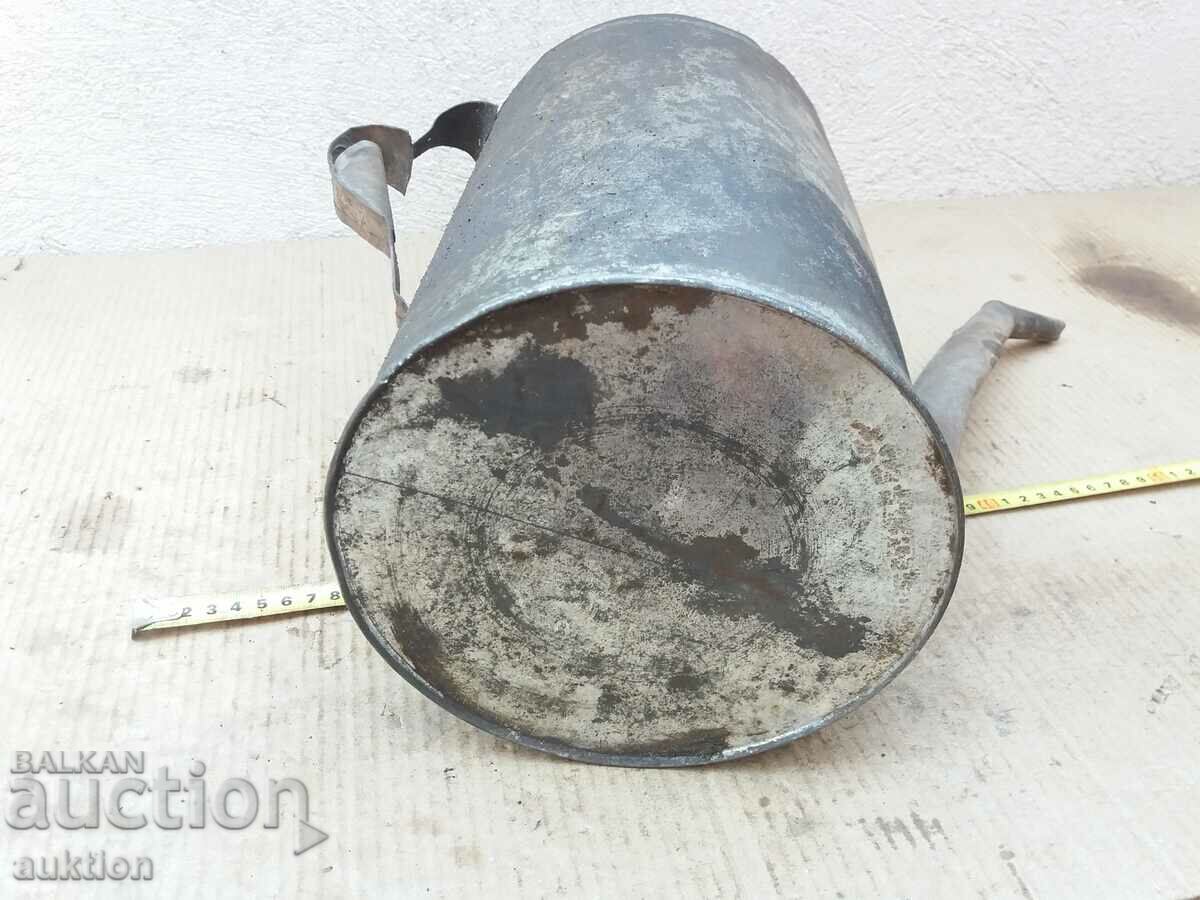 MASSIVE METAL CAN FOR FUEL, OIL, OIL, ETC. - 5 MASSIVE METAL CAN FOR FUEL, OIL, OIL, ETC. - 5