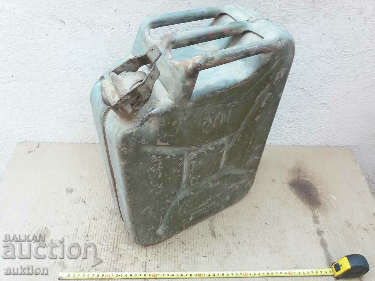 Auction MASSIVE METAL FUEL CAN - 20 LITERS WITH MARKING Auction MASSIVE METAL FUEL CAN - 20 LITERS WITH MARKING