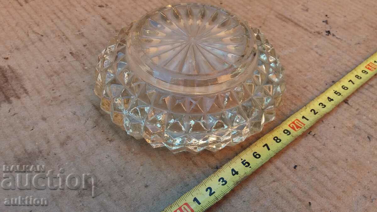 CRYSTAL MASSIVE ASHTRAY - 7 CRYSTAL MASSIVE ASHTRAY - 7