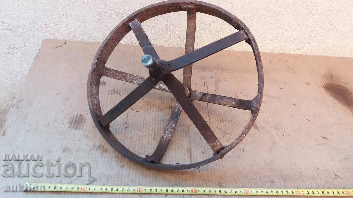 Delivery of SOLID METAL WHEEL OF A TROLLEY - INTERESTING Delivery of SOLID METAL WHEEL OF A TROLLEY - INTERESTING