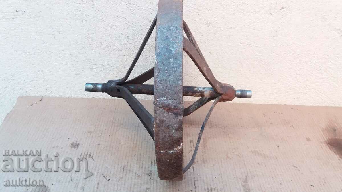 SOLID METAL WHEEL OF A TROLLEY - INTERESTING - 6 SOLID METAL WHEEL OF A TROLLEY - INTERESTING - 6