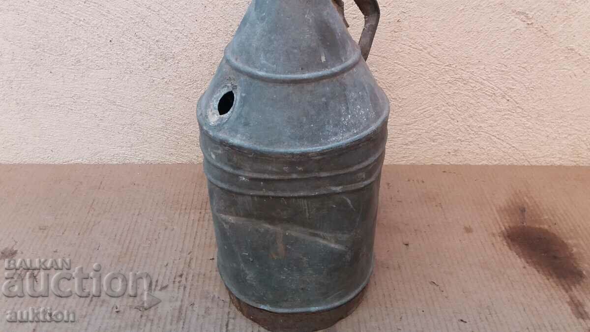 Auction SOLID METAL GUM MILK CONTAINER - DECORATION REVIVAL Auction SOLID METAL GUM MILK CONTAINER - DECORATION REVIVAL