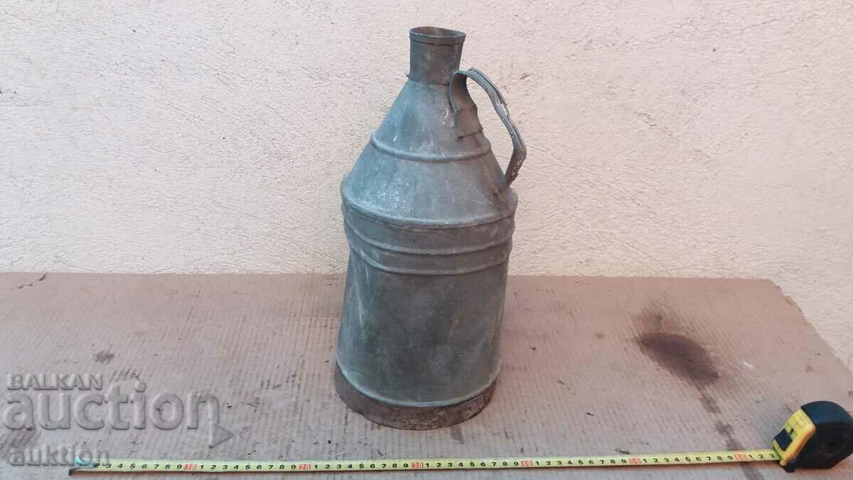 Delivery of SOLID METAL GUM MILK CONTAINER - DECORATION REVIVAL Delivery of SOLID METAL GUM MILK CONTAINER - DECORATION REVIVAL