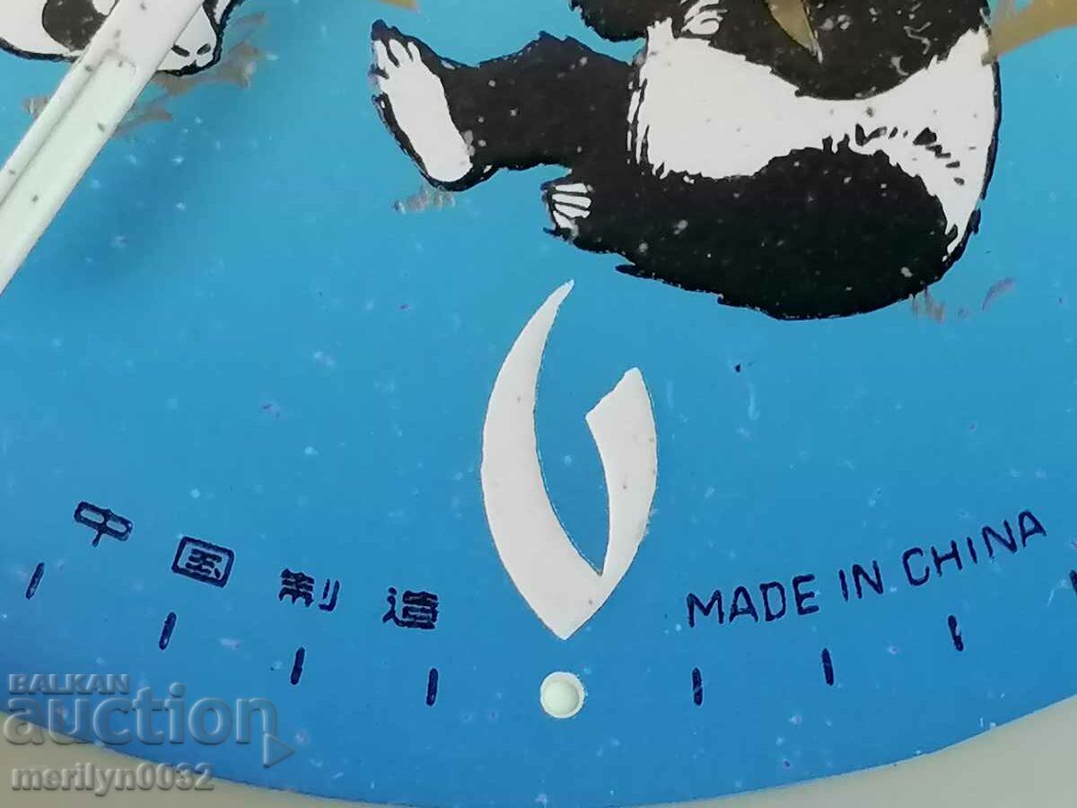 Delivery of Chinese alarm clock desk clock 1970s