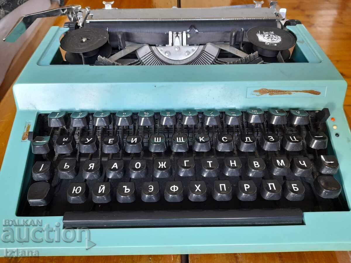 Auction  Old typewriter