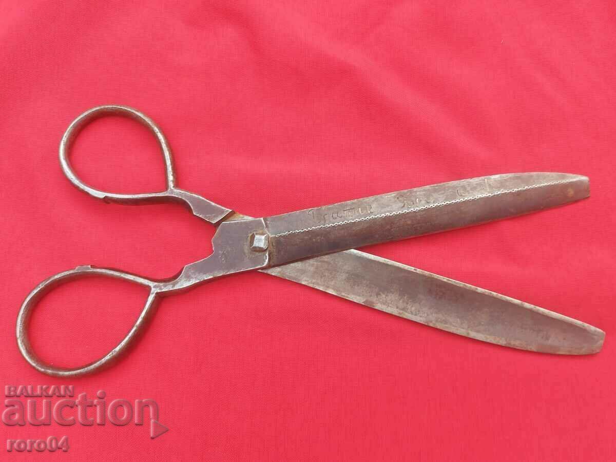 SCISSORS - PLUM - GOLD FILLED - 1883 with price 175.50 BGN | € 89.73