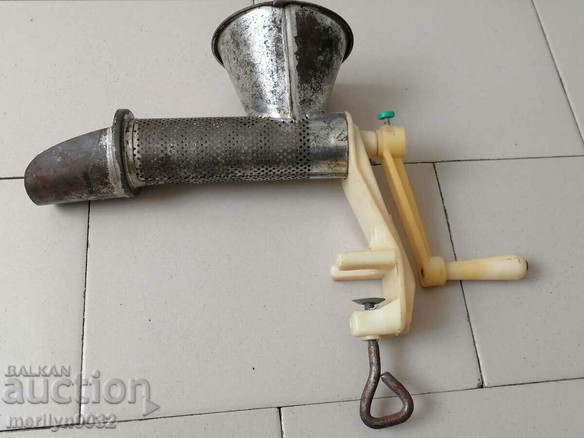 Vegetable and Fruit Grinder with price 42.00 BGN | € 21.47 Vegetable and Fruit Grinder with price 42.00 BGN | € 21.47