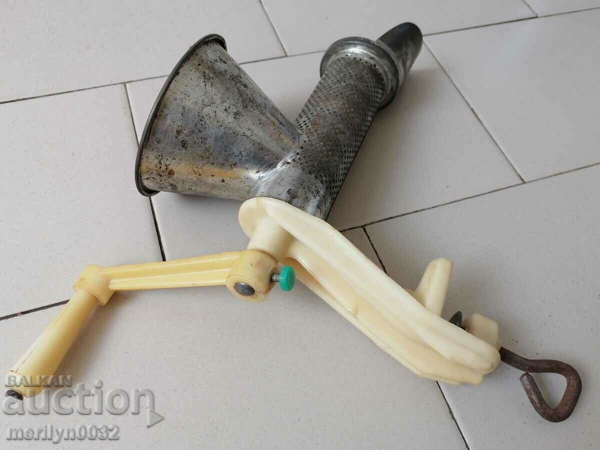 Vegetable and Fruit Grinder - 7 Vegetable and Fruit Grinder - 7