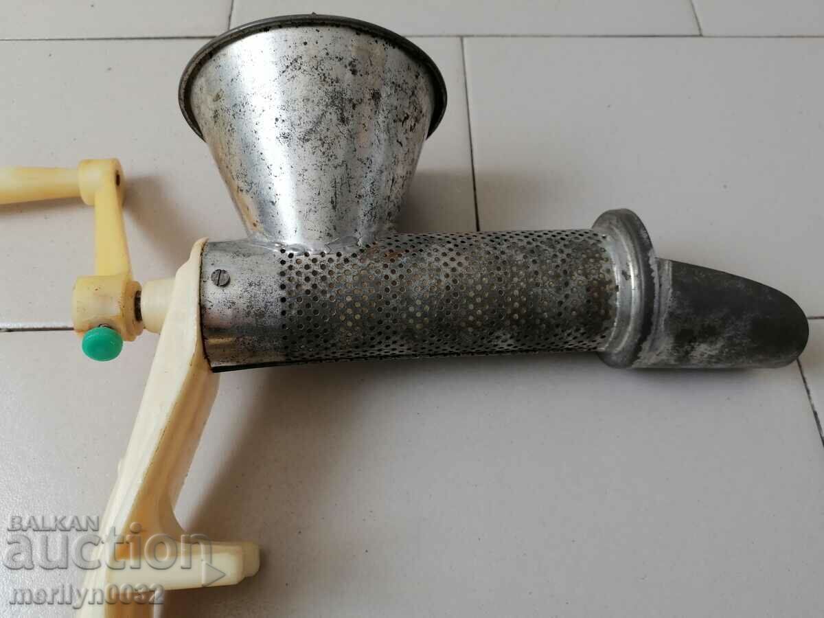 Vegetable and Fruit Grinder Vegetable and Fruit Grinder