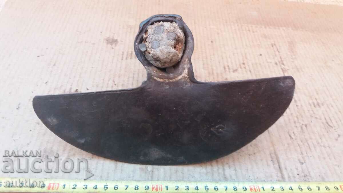 Auction OLD WROUGHT HOE, SHOOT TOOL Auction OLD WROUGHT HOE, SHOOT TOOL