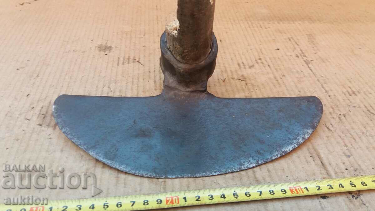 OLD WROUGHT HOE, SHOOT TOOL - 6 OLD WROUGHT HOE, SHOOT TOOL - 6