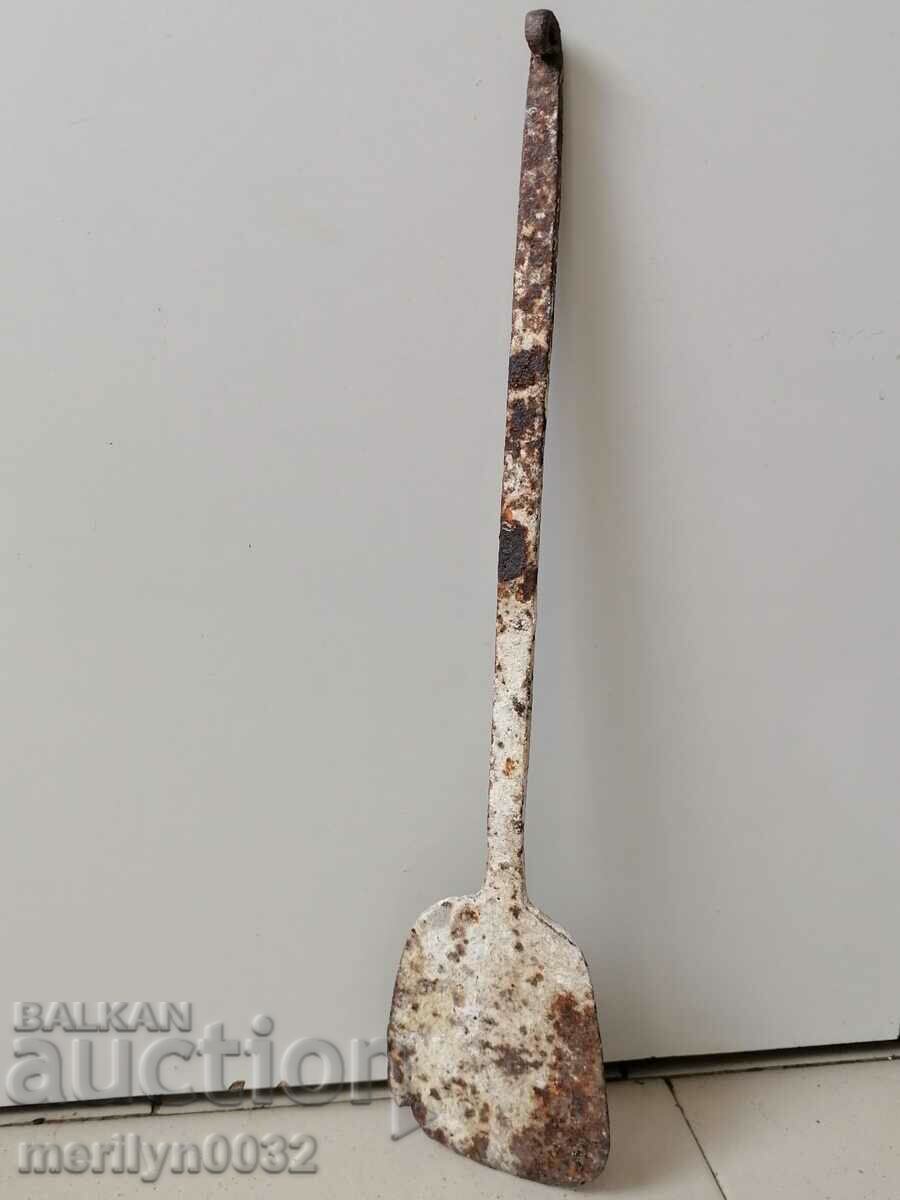 Auction  Gingerbread, gingerbread, gingerbread, gingerbread, wrought iron