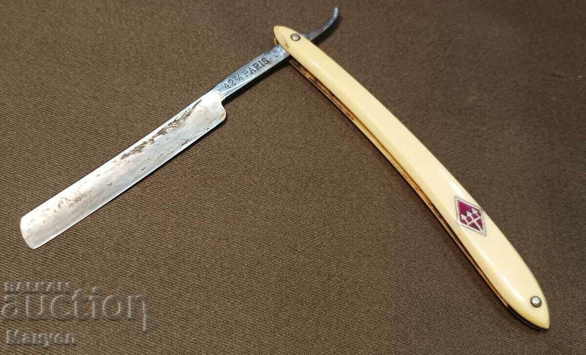 Quality old razor in excellent condition. with price 100.00 BGN | € 51.13 Quality old razor in excellent condition. with price 100.00 BGN | € 51.13