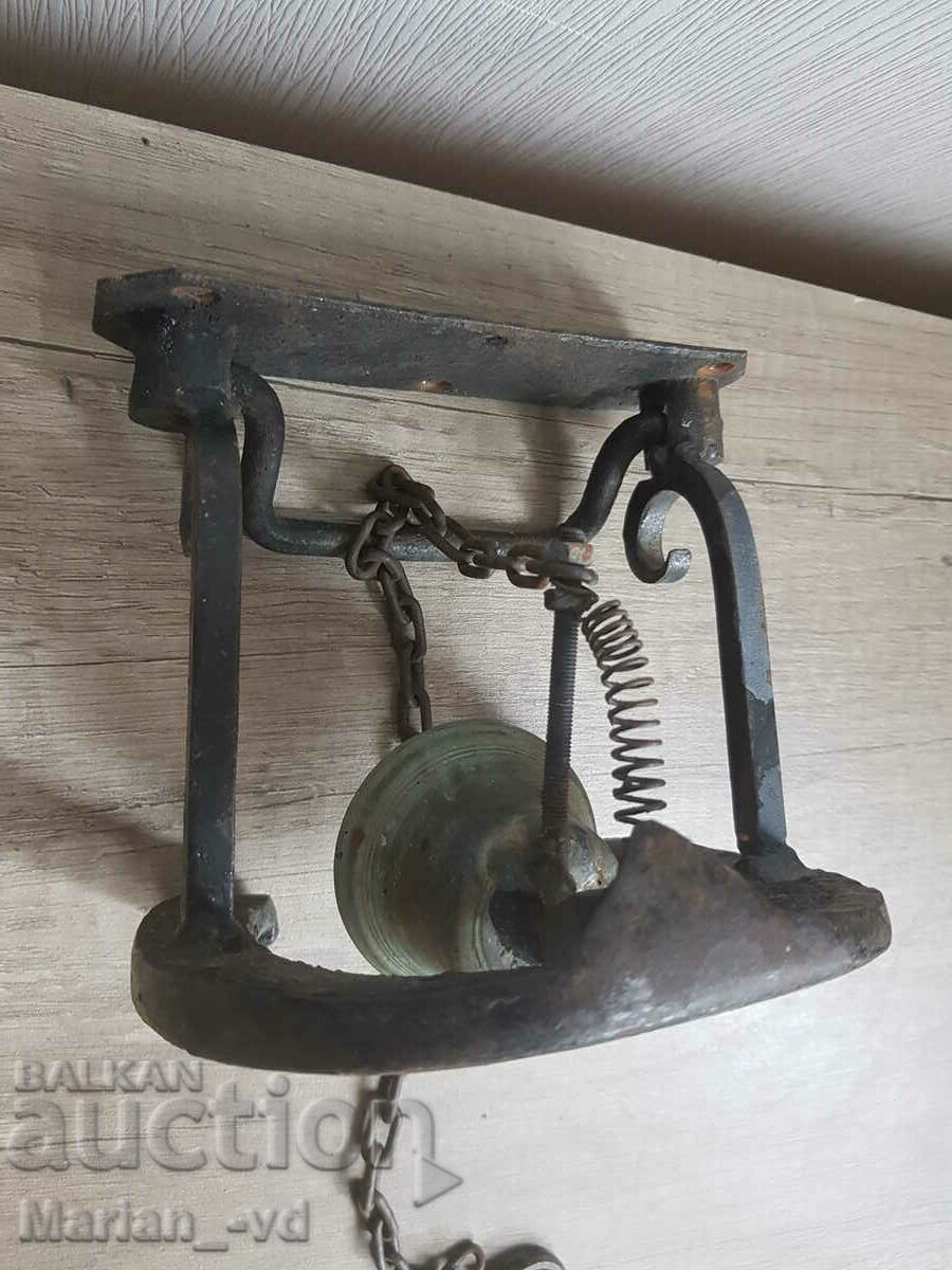 Παράδοση Μεταλλικό πέταλο, κουδούνι πόρτας Παράδοση Μεταλλικό πέταλο, κουδούνι πόρτας