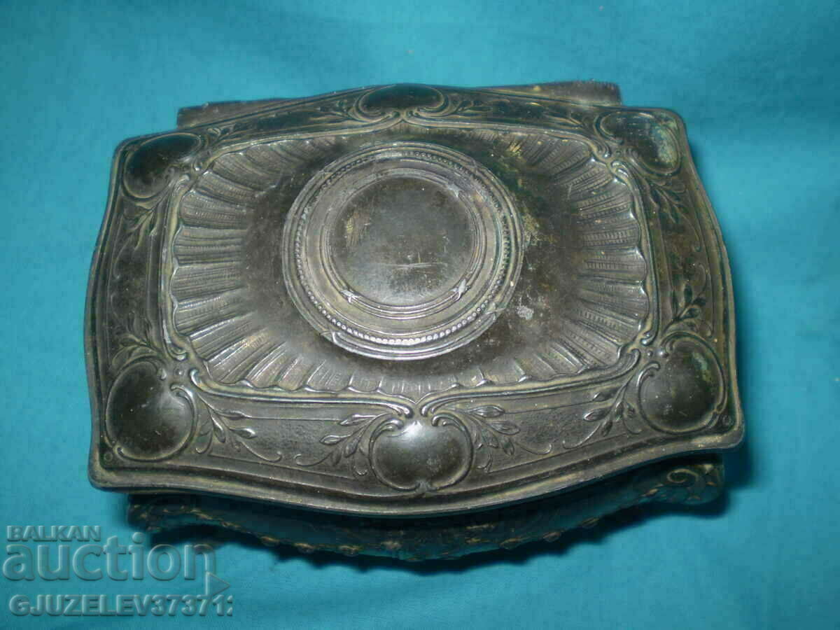 Cutie de bijuterii din metal veche din 1920 un articol rar - 5 Cutie de bijuterii din metal veche din 1920 un articol rar - 5