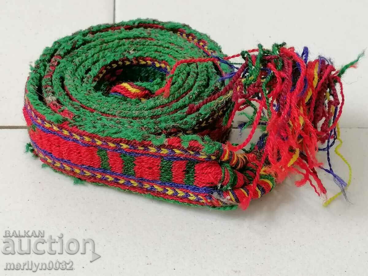 Delivery of An old hand-woven belt from the beginning of the 20th century wears a length of 2.9 meters Delivery of An old hand-woven belt from the beginning of the 20th century wears a length of 2.9 meters