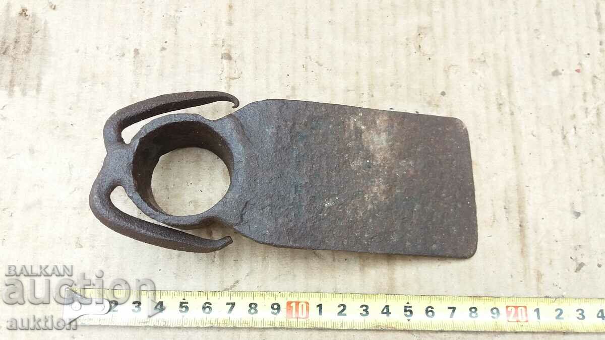 OLD WROUGHT HOE, HOE, SHOVEL with price 3.99 BGN | € 2.04 OLD WROUGHT HOE, HOE, SHOVEL with price 3.99 BGN | € 2.04