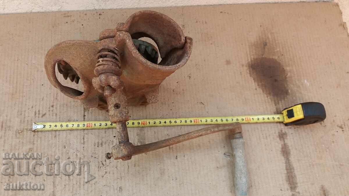 Livrarea TRIERATOR MANUAL VECHI DE PORUMB, PRELUCRAREA PORUMBULUI