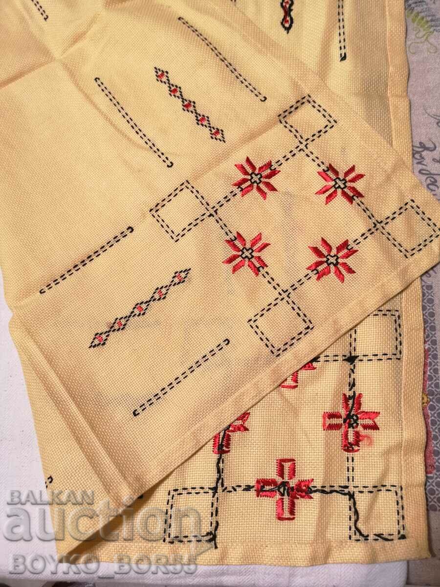 Auction  ANTIQUE BLANKET CHECKED EMBROIDERY EMBROIDERY 73/69 cm.