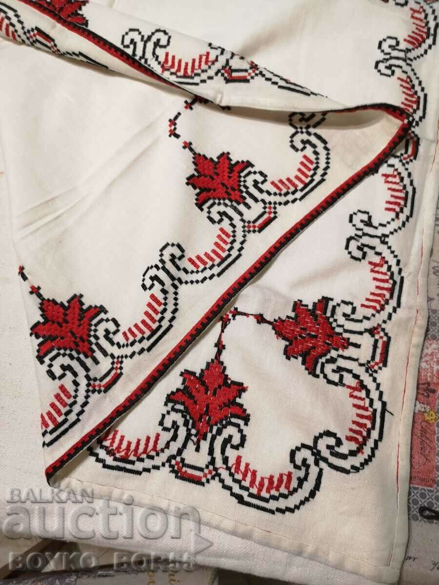 Auction ANTIQUE COVER EMBROIDERY EMBROIDERY 70/70 cm. Auction ANTIQUE COVER EMBROIDERY EMBROIDERY 70/70 cm.