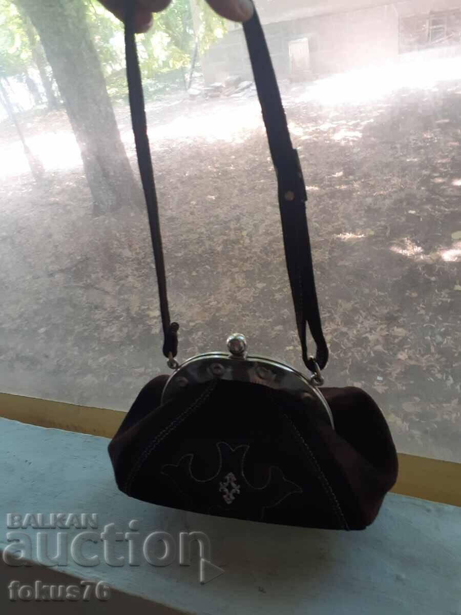 Very high quality and beautiful handbag made of natural nubuck with price 39.00 BGN | € 19.94 Very high quality and beautiful handbag made of natural nubuck with price 39.00 BGN | € 19.94