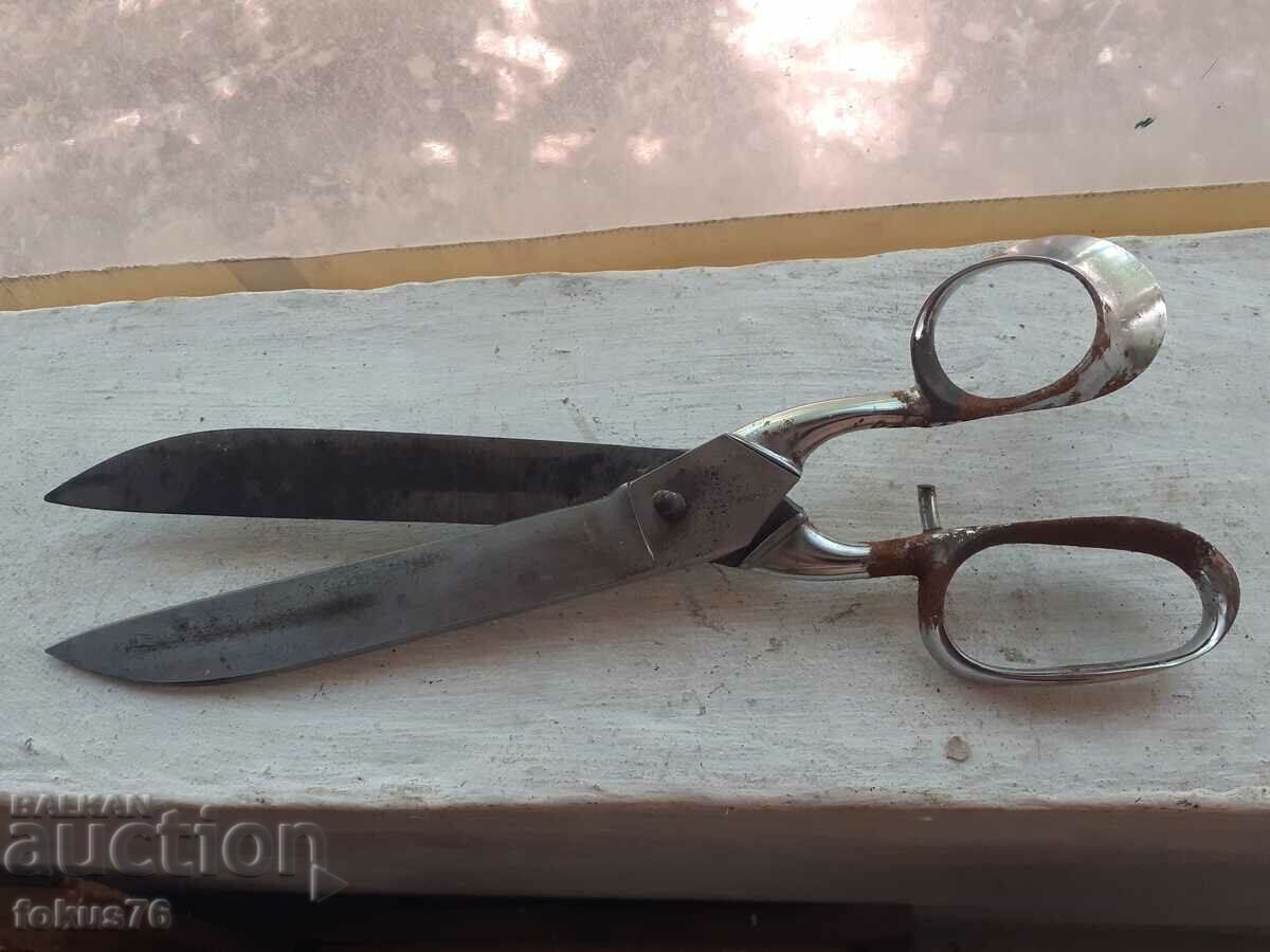 Large branded sewing scissors great cut with price 190.00 BGN | € 97.15 Large branded sewing scissors great cut with price 190.00 BGN | € 97.15