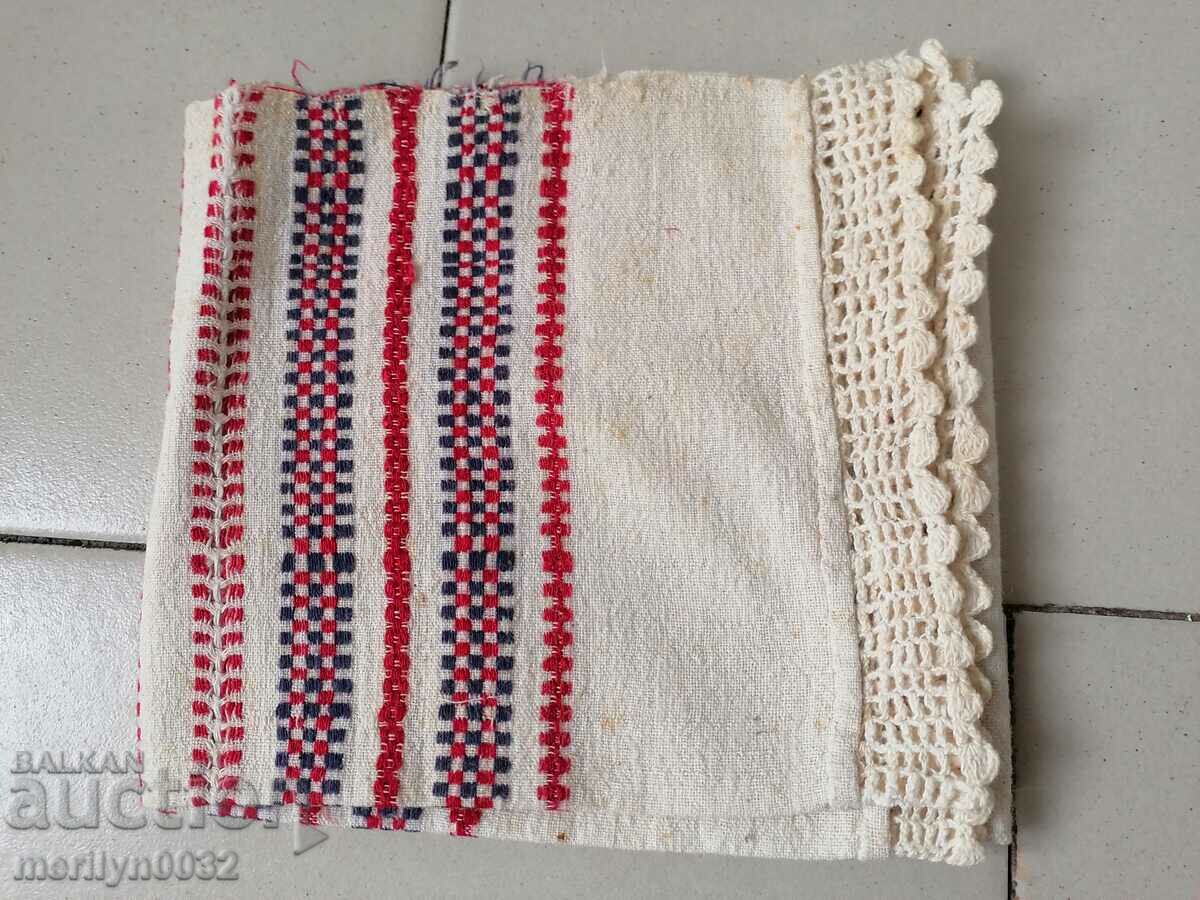 Auction  An embroidered canary cloth with lace, chees, canvas, pine