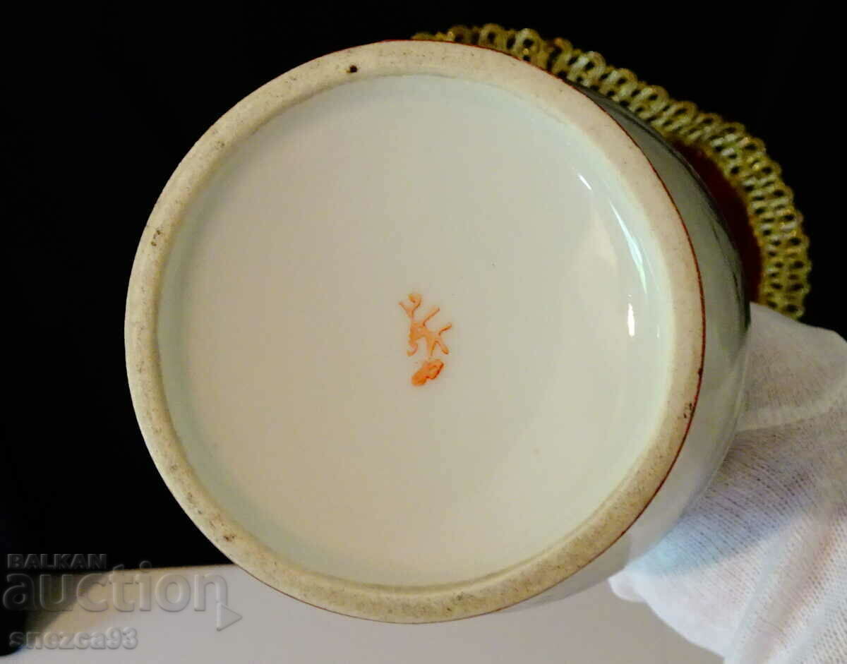 Antique Chinese porcelain vase, marked. - 7 Antique Chinese porcelain vase, marked. - 7