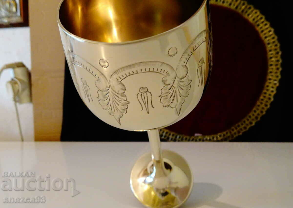 Επιβλητικό χάλκινο ποτήρι 21 εκ., μοναδικό με τιμή 129.00 BGN | € 65.96