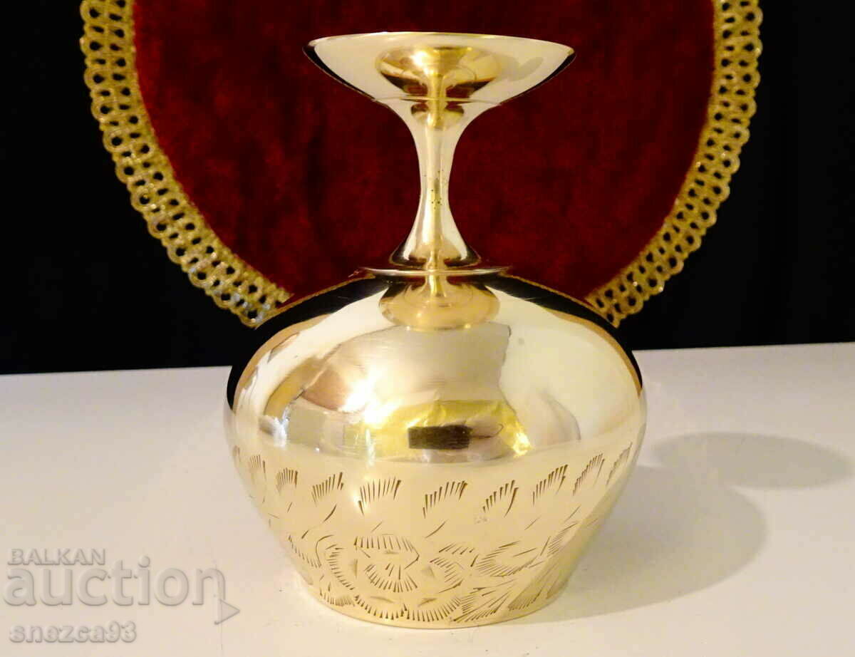 Auction English bronze cup for wine, brandy, cognac Auction English bronze cup for wine, brandy, cognac