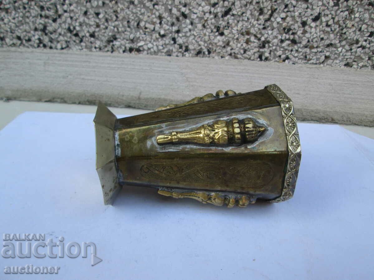 Auction MOROCCAN, TIBETAN GLASS-BRASS Auction MOROCCAN, TIBETAN GLASS-BRASS