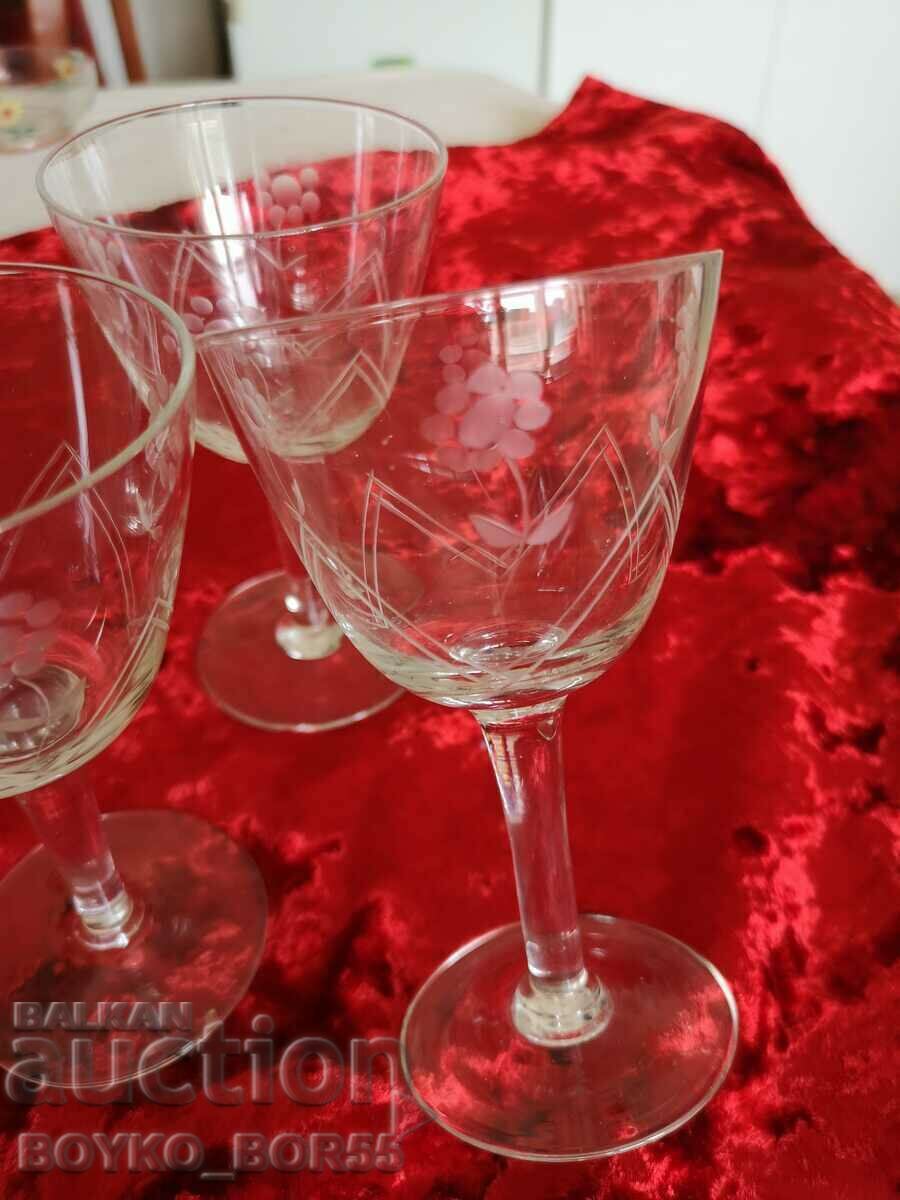 Licitație Trei cupe din Regatul Bulgariei lucrate manual și gravură Licitație Trei cupe din Regatul Bulgariei lucrate manual și gravură