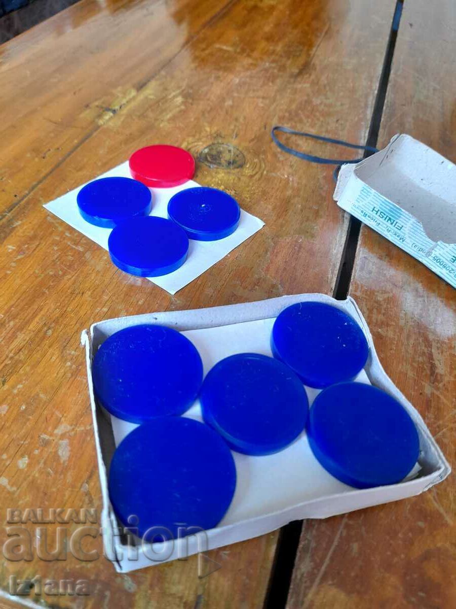 Delivery of An old game of Carrom Men Delivery of An old game of Carrom Men