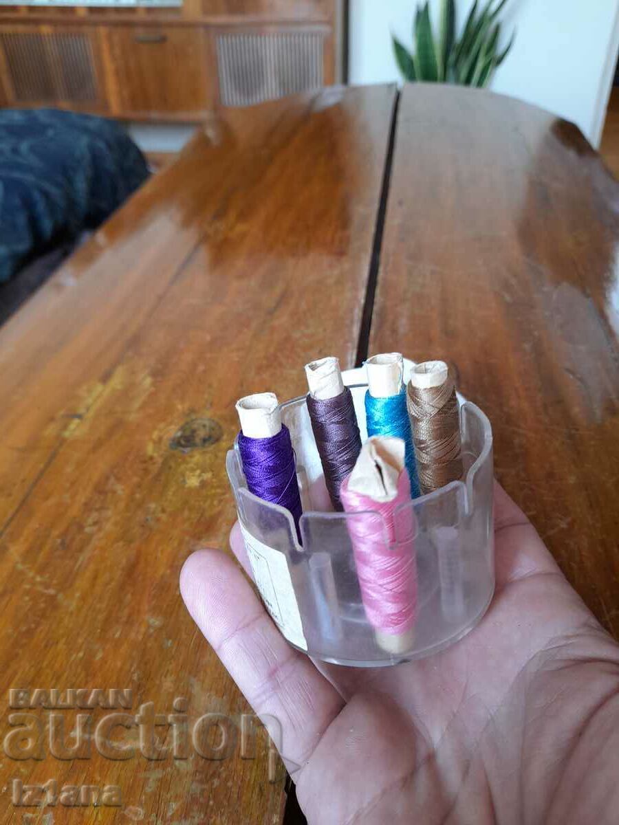 Cutie veche, kit pentru bobine de cusut, fire - 6