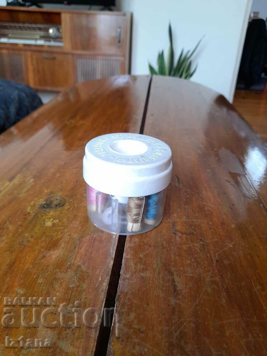 Cutie veche, kit pentru bobine de cusut, fire