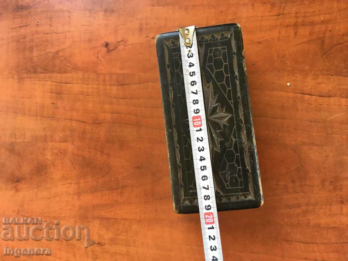 CUTIE SCULPA IN LEMN ANTICH - 6 CUTIE SCULPA IN LEMN ANTICH - 6