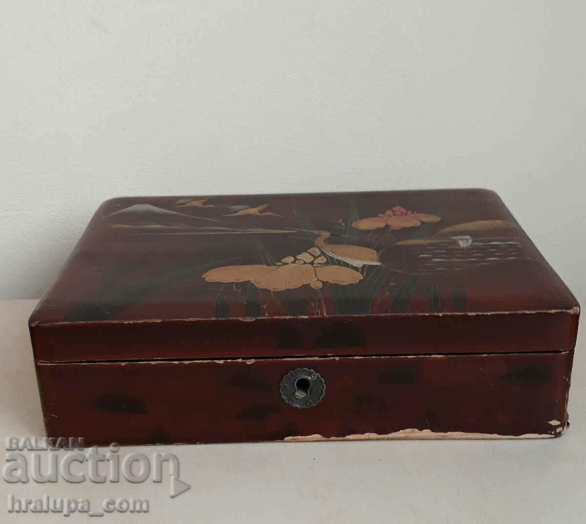 Παλιό ιαπωνικό ξύλινο κουτί με τιμή 40.00 BGN | € 20.45 Παλιό ιαπωνικό ξύλινο κουτί με τιμή 40.00 BGN | € 20.45