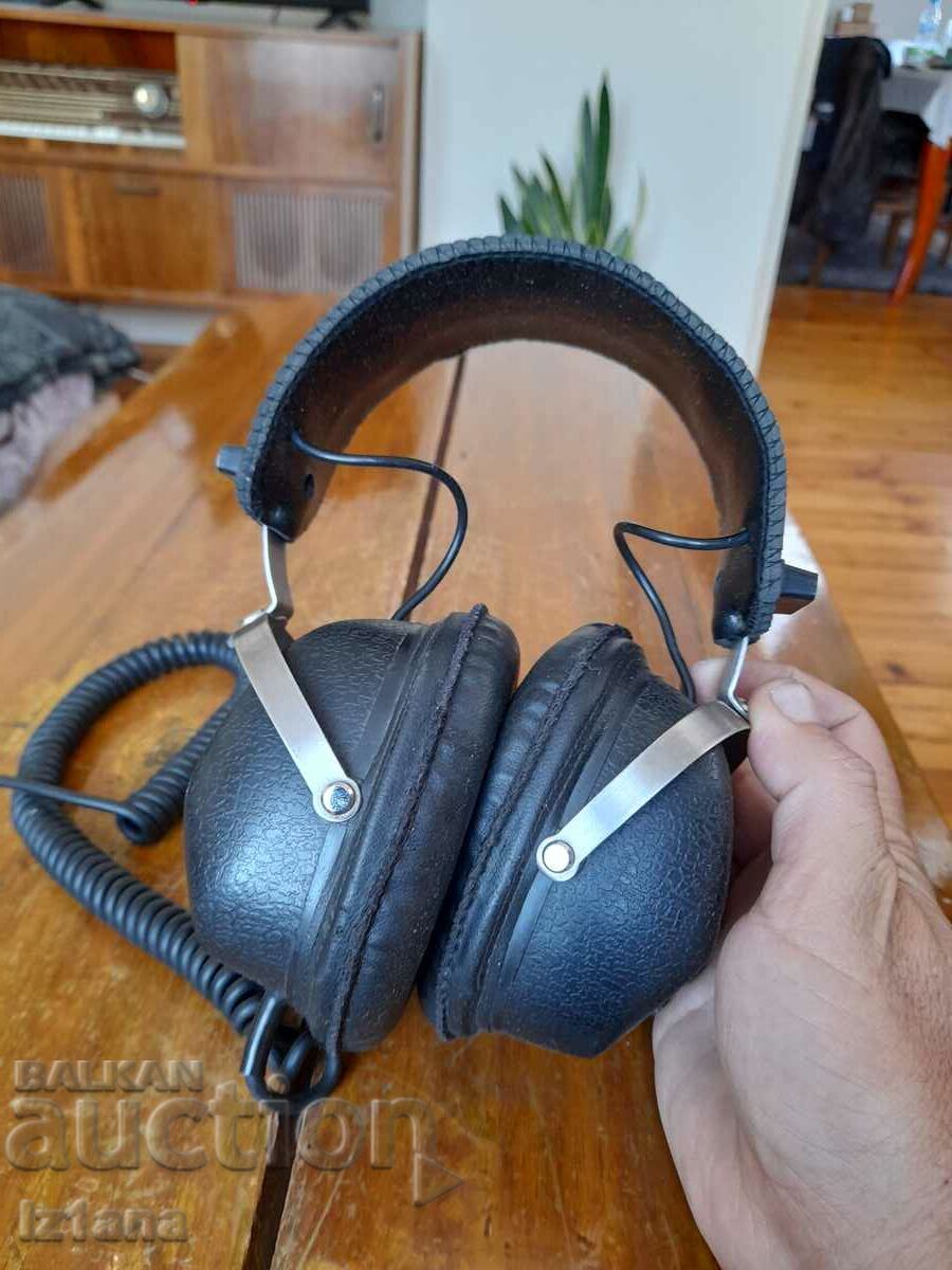 Old BST headphones with price 38.00 BGN | € 19.43 Old BST headphones with price 38.00 BGN | € 19.43