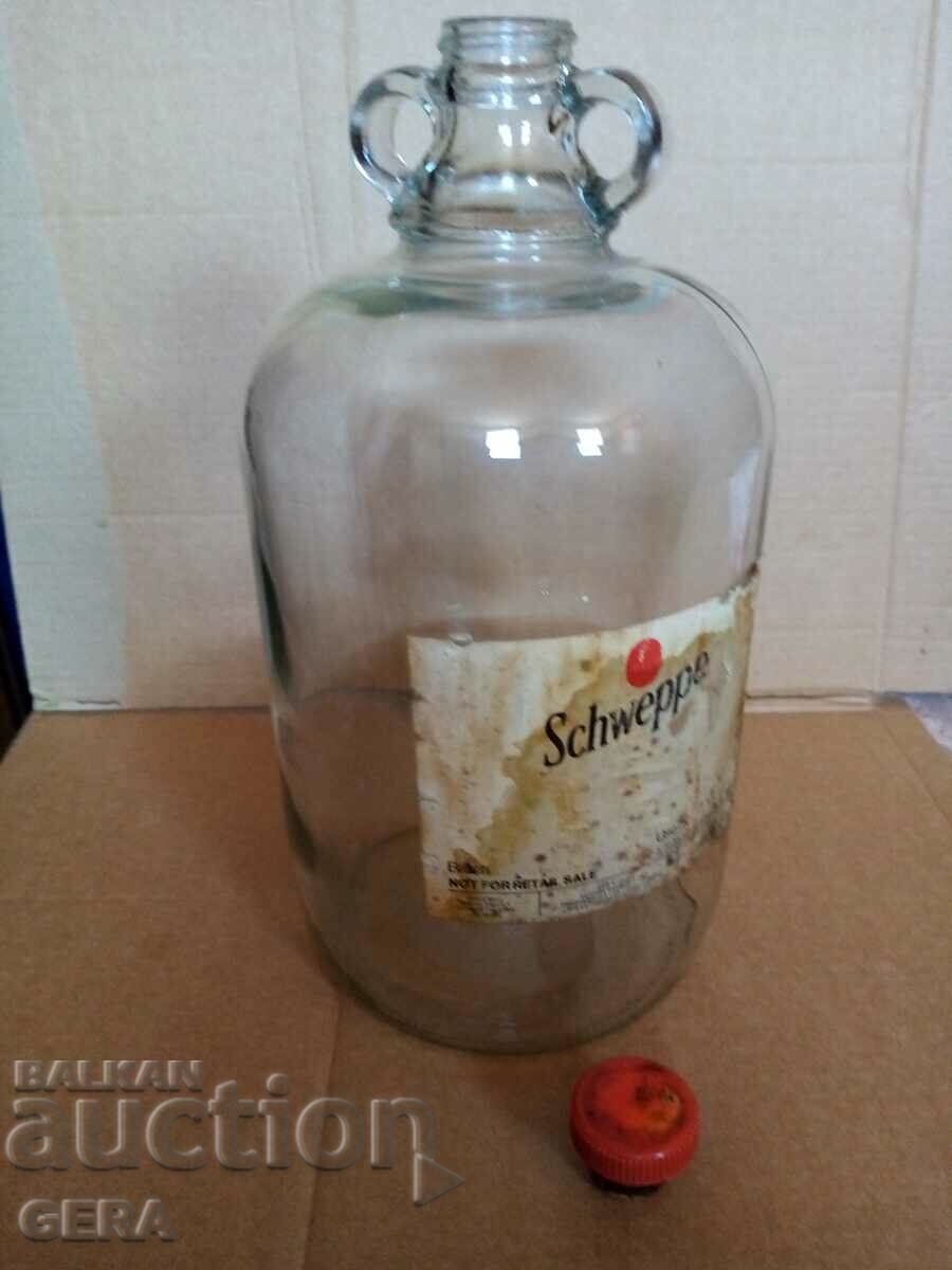 Auction Glass vessel Auction Glass vessel