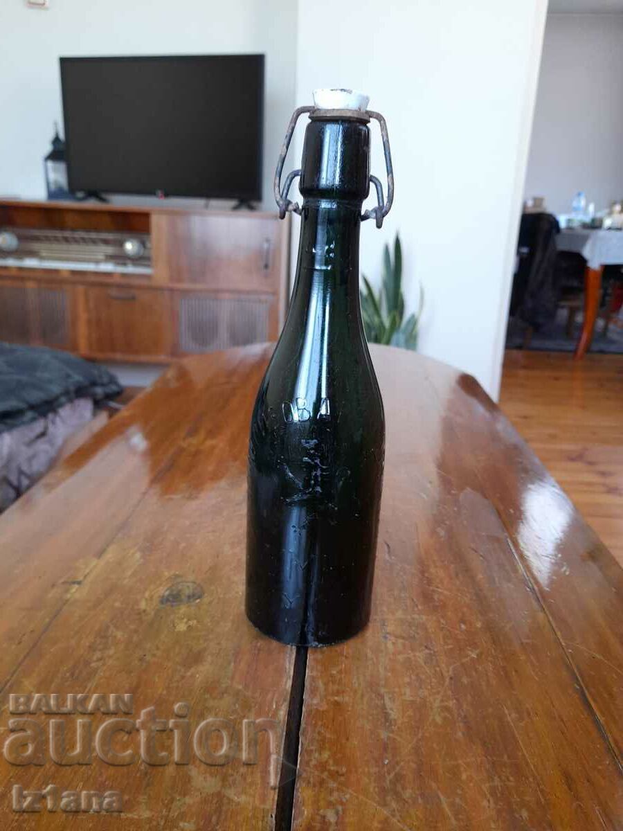 Стара бирена бутилка Пивоварно Дружество Шумен Русе 1942